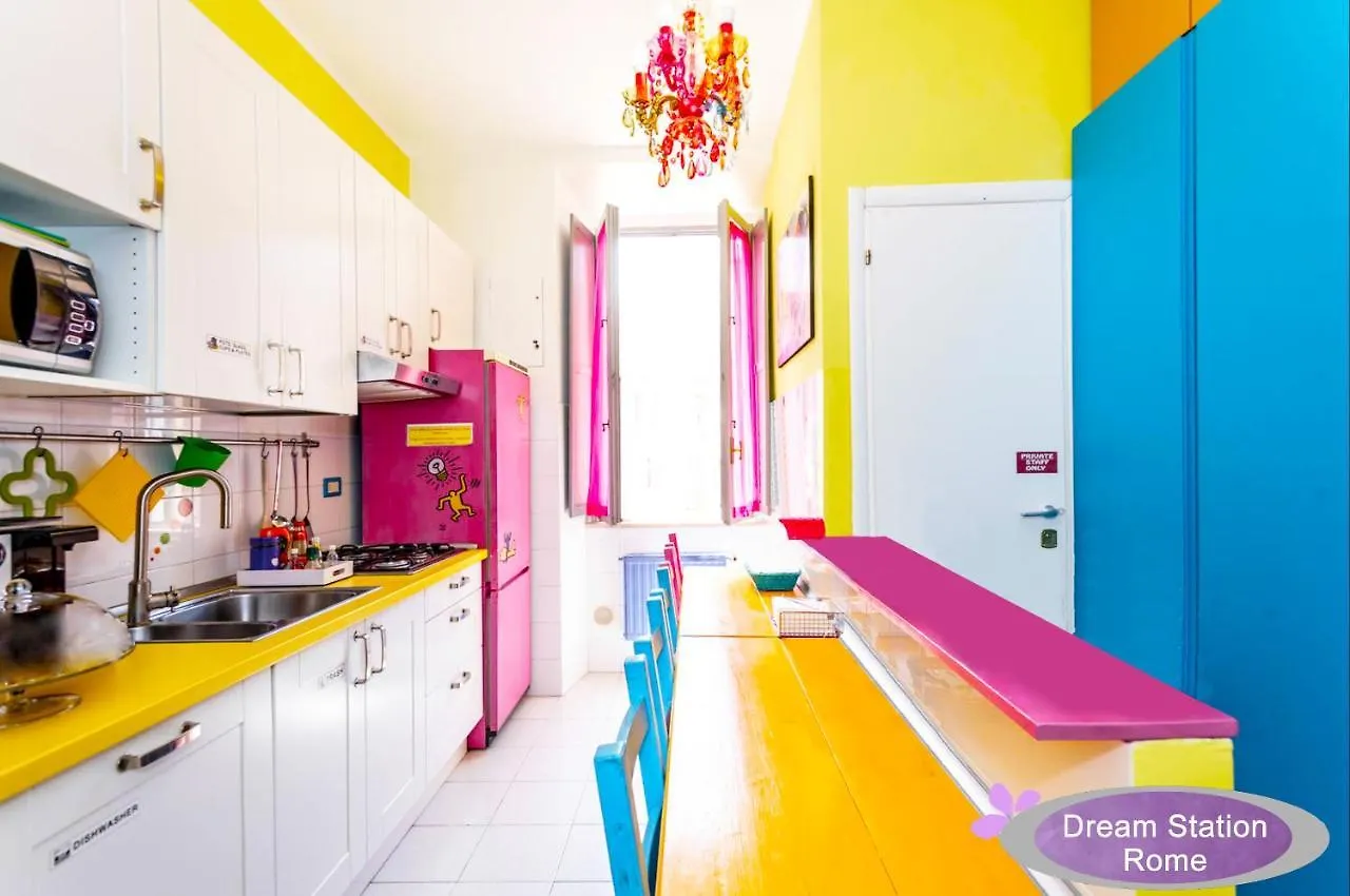 ***  ローマ ドリーム ステーション Bed & Breakfast イタリア